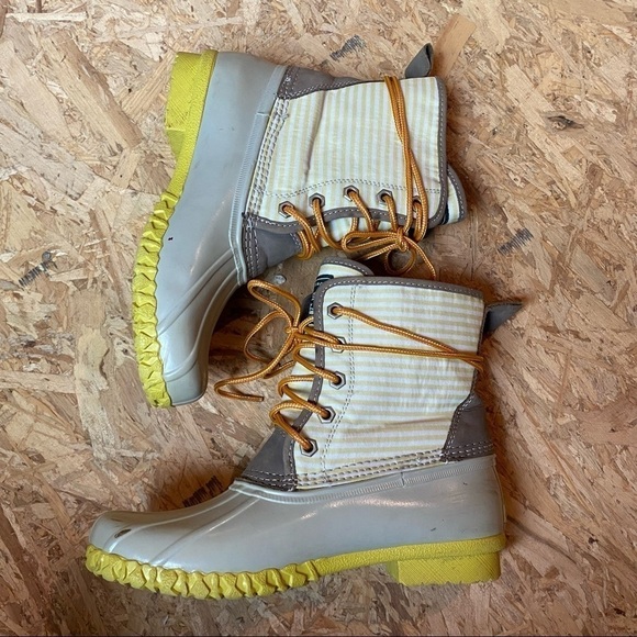 BASS Gray Yellow Stripes Rubber Leather Rain Boots Size 7 - Picture 1 of 16